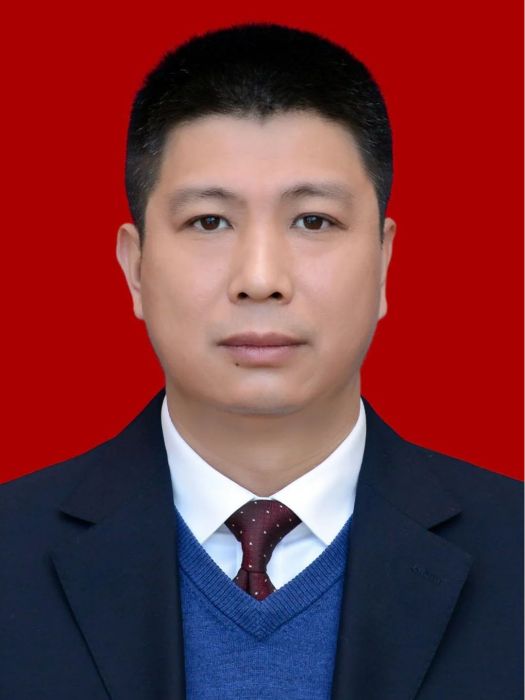 雷鳴(江西省贛州市政協副主席、民建贛州市委會主委) 雷鳴(江西省贛州市政協副主席、民建贛州市委會主委)
