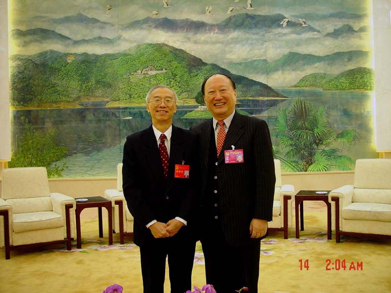 陳佳洱（左）