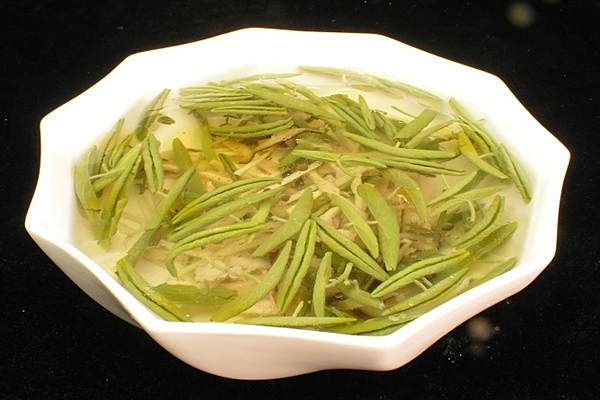 蓴菜氽塘鯉 蓴菜氽塘鯉