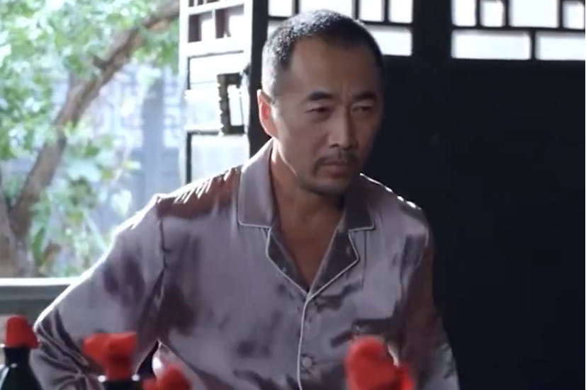 何根生(民國題材劇《大世界》中的角色) 何根生(民國題材劇《大世界》中的角色)