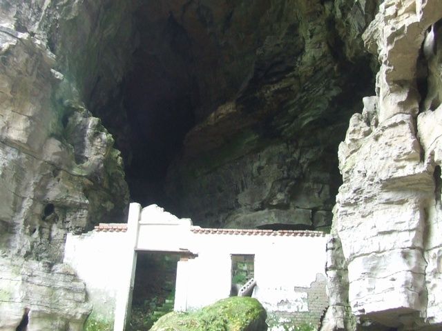 天堂寺(四川省榮縣同心鄉鐵礦村的寺廟) 天堂寺(四川省榮縣同心鄉鐵礦村的寺廟)