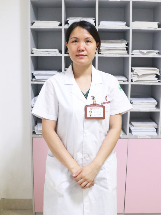 林春花(陽江市安琪兒婦產醫院執業醫師) 林春花(陽江市安琪兒婦產醫院執業醫師)