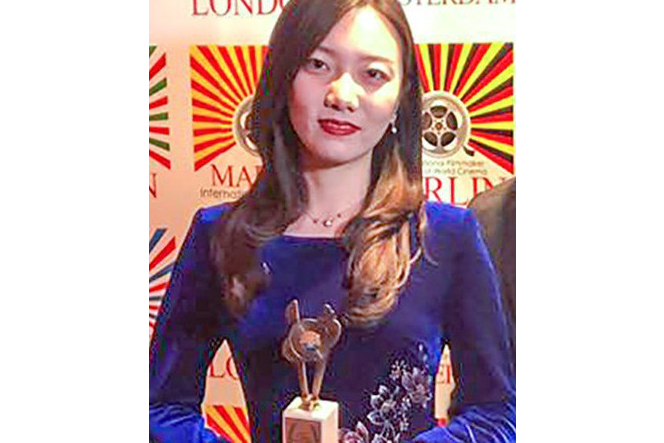 徐芳依 徐芳依