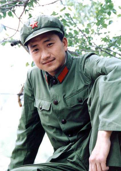 紅領章(2004年由導演李俊岩執導的電視劇)