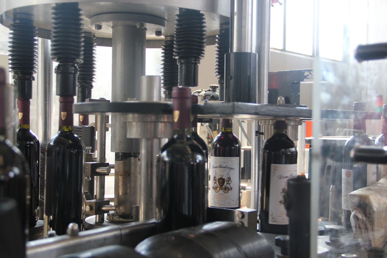 德洛帝乾紅葡萄酒生產流程