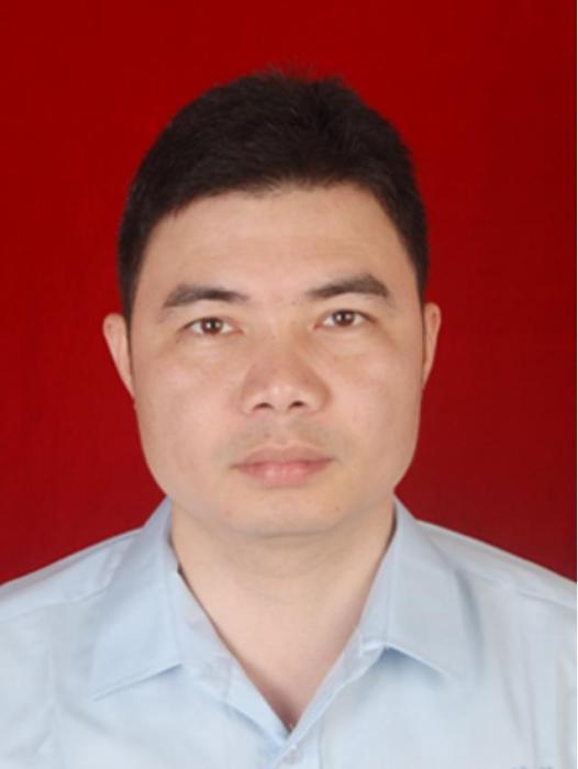 張穎傑(湖南省長沙市政設施維護中心副主任) 張穎傑(湖南省長沙市政設施維護中心副主任)