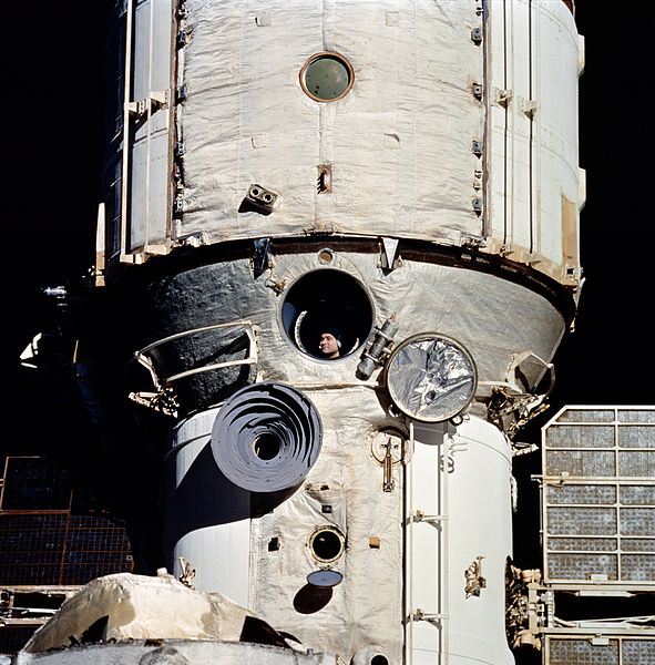 1995年的波利亞科夫在太空中