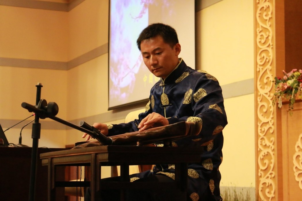 湯建國(廣陵琴派傳承人) 湯建國(廣陵琴派傳承人)