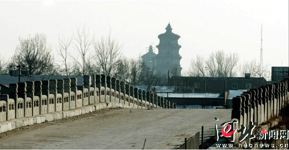 永濟橋上望雙塔