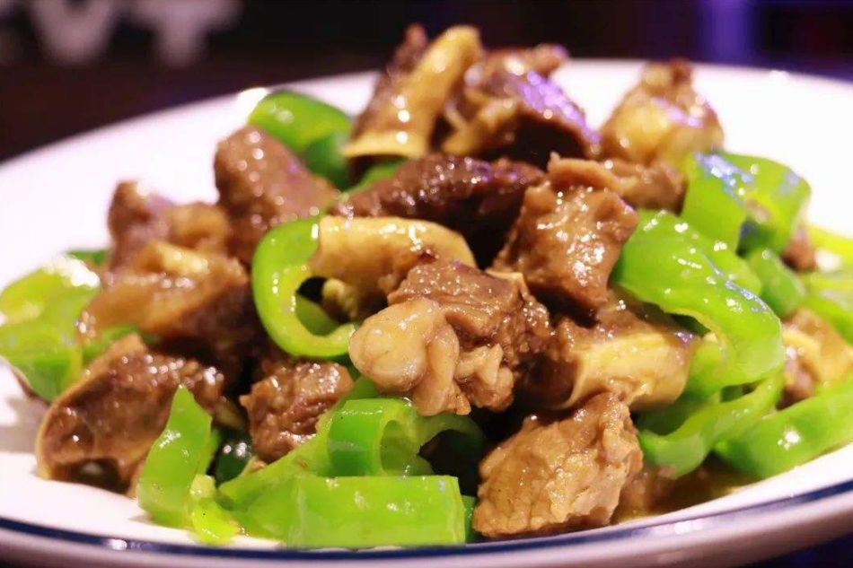 青椒牛腩