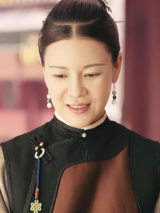 張嬤嬤(電視劇《延禧攻略》中管理繡坊的嬤嬤) 張嬤嬤(電視劇《延禧攻略》中管理繡坊的嬤嬤)