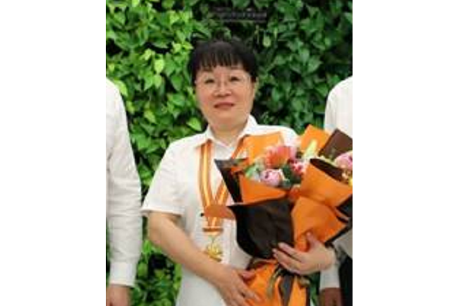 周潔(浙江浙能電力股份有限公司黨群工作部主任) 周潔(浙江浙能電力股份有限公司黨群工作部主任)