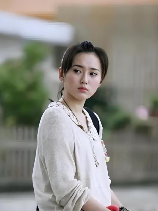 甄珠(電視劇《愛閃亮》中的角色) 甄珠(電視劇《愛閃亮》中的角色)