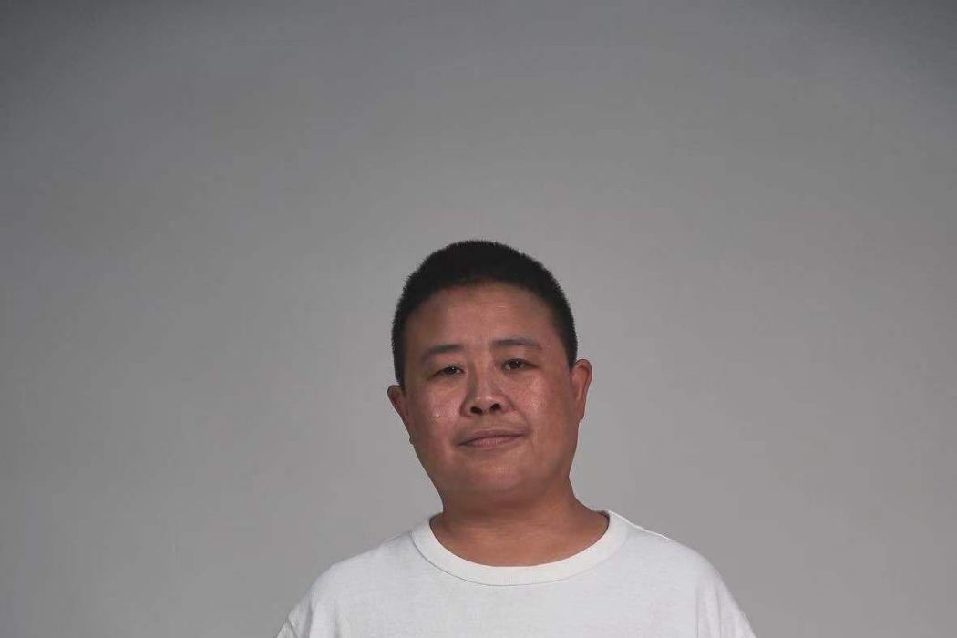 楊威(中國內地美術設計、總監) 楊威(中國內地美術設計、總監)