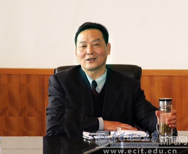 許從年 許從年