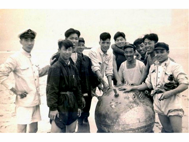 中國海軍官兵早期掃雷