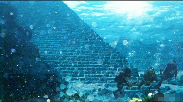 海底金字塔