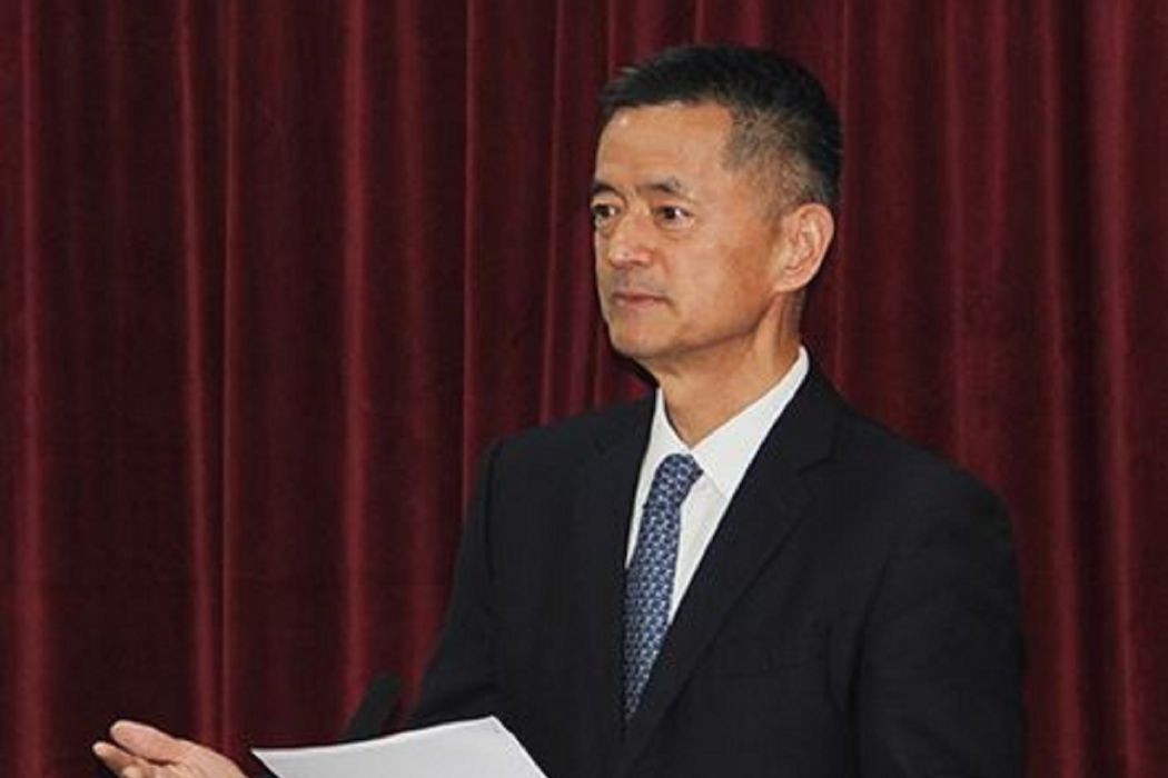 王建華(赤峰黃金董事長，董事)