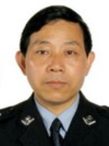 汪志高(徽州區公安分局黨委委員、副局長、主任科員) 汪志高(徽州區公安分局黨委委員、副局長、主任科員)