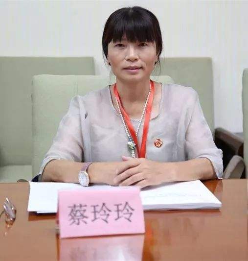 蔡玲玲(景德鎮陶瓷設計藝術師) 蔡玲玲(景德鎮陶瓷設計藝術師)