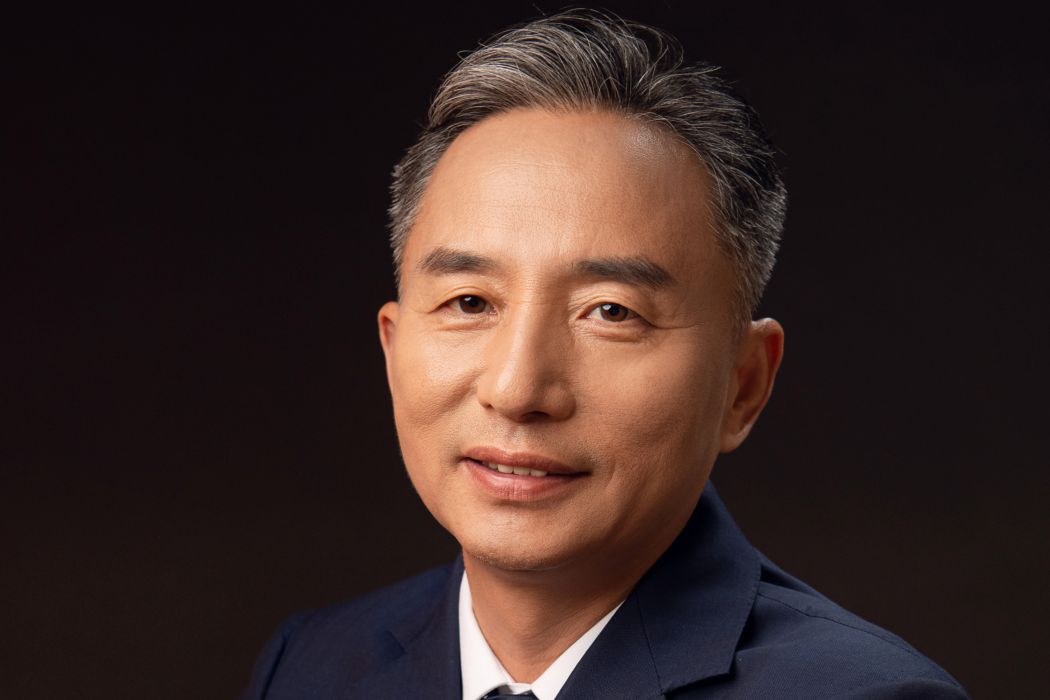 楊春武(易視頓眼科集團董事長) 楊春武(易視頓眼科集團董事長)