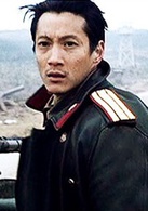 007之擇日而亡(美國2002年由李·塔瑪霍瑞導演電影)