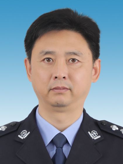 張子山(山東省聊城市冠縣公安局黨委委員、三級高級警長) 張子山(山東省聊城市冠縣公安局黨委委員、三級高級警長)