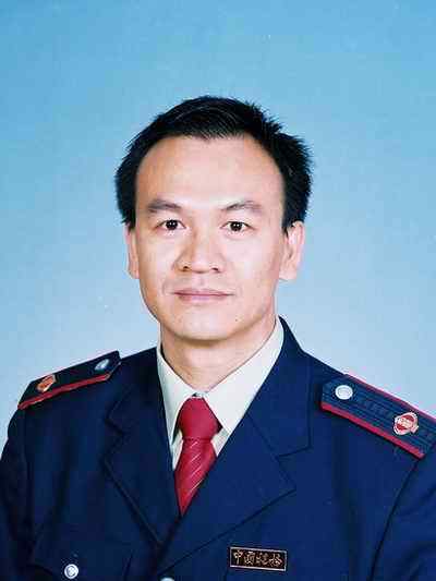 龍志軍(崇左市江州區國家稅務局黨組成員、紀檢組長) 龍志軍(崇左市江州區國家稅務局黨組成員、紀檢組長)