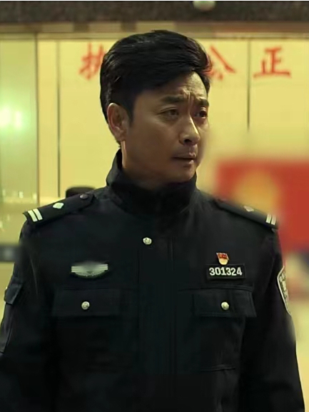 顧銘(黃俊鵬飾演的喜劇電影角色) 顧銘(黃俊鵬飾演的喜劇電影角色)