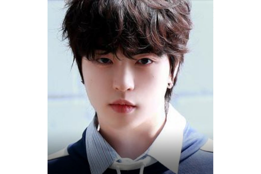 JUNNY(韓國男歌手) JUNNY(韓國男歌手)