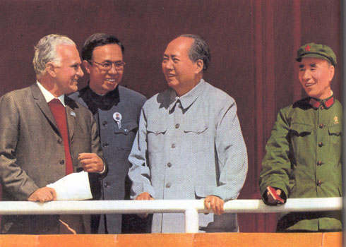 林彪與毛澤東、斯諾在天安門上