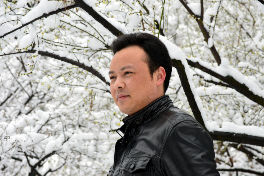 聞立(編輯、專欄作家、詩人、出版人) 聞立(編輯、專欄作家、詩人、出版人)