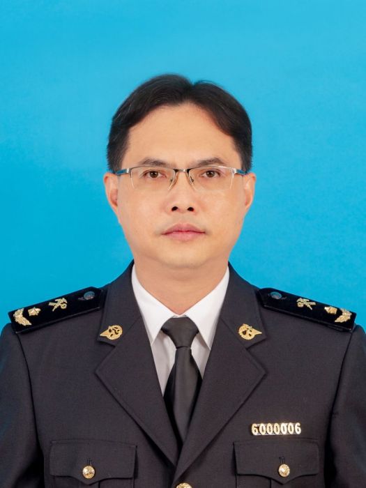 黃曉文(汕頭海關黨委委員、黨委紀檢組組長) 黃曉文(汕頭海關黨委委員、黨委紀檢組組長)