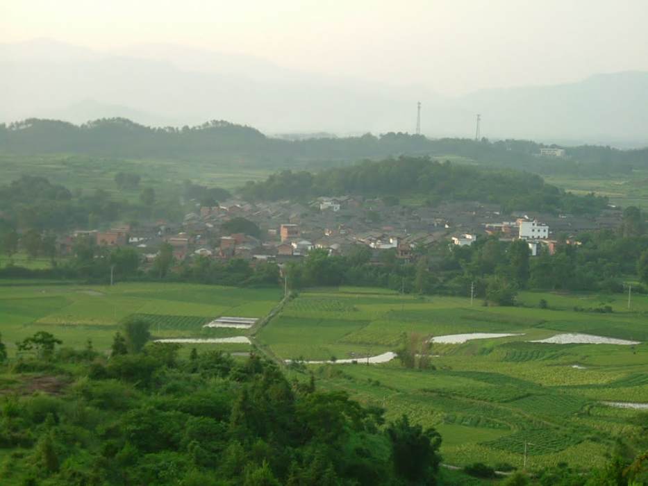 費龍口村