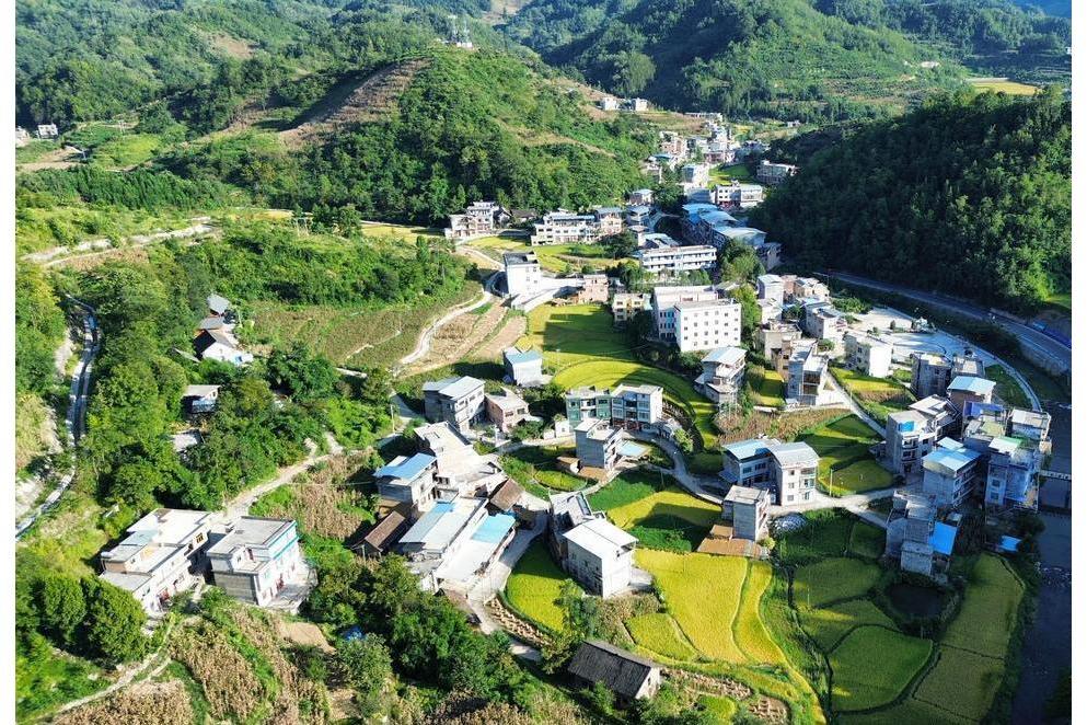 小灣村(貴州省紫雲苗族布依族自治縣猴場鎮下轄行政村) 小灣村(貴州省紫雲苗族布依族自治縣猴場鎮下轄行政村)