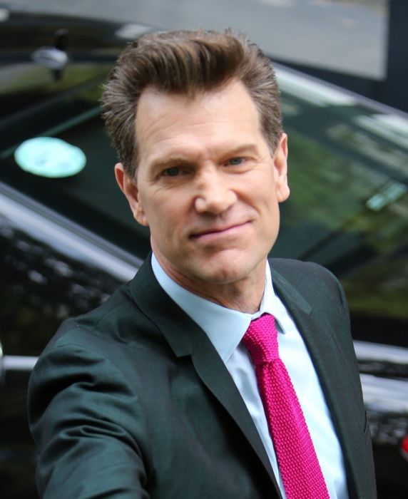 克里斯·艾塞克(Chris Isaak) 克里斯·艾塞克(Chris Isaak)