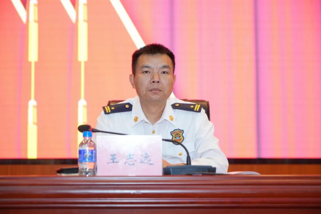 王志遠(雲南省昆明航空救援支隊政治部主任) 王志遠(雲南省昆明航空救援支隊政治部主任)