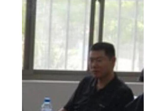 朱春來(解放軍外國語學院軍官) 朱春來(解放軍外國語學院軍官)