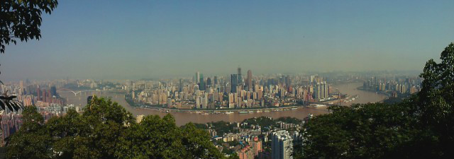 南天門前拍攝重慶城