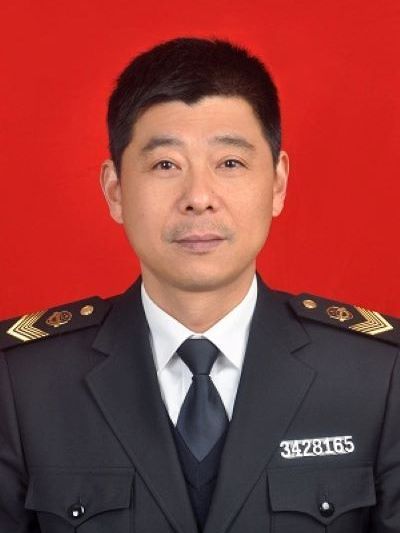 程飛(屯溪區市場監督管理局黨組成員、副局長) 程飛(屯溪區市場監督管理局黨組成員、副局長)