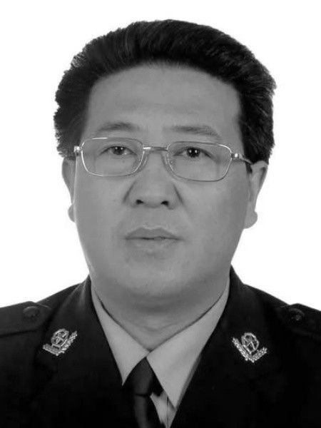 李開昌(山西省太原市公安局小店分局南站站前派出所原民警) 李開昌(山西省太原市公安局小店分局南站站前派出所原民警)