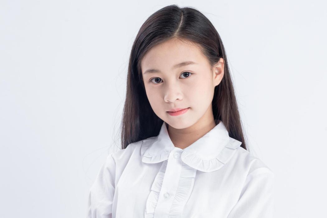 張靜華(中國女演員) 張靜華(中國女演員)
