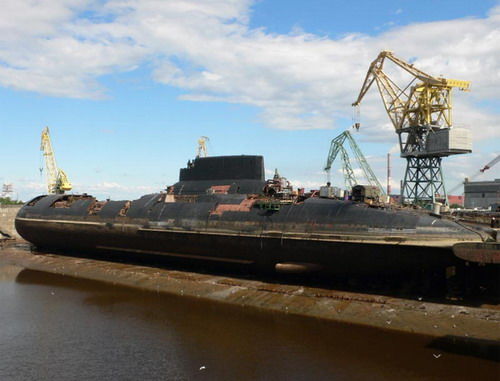 颱風級TK13號在船台上被拆解