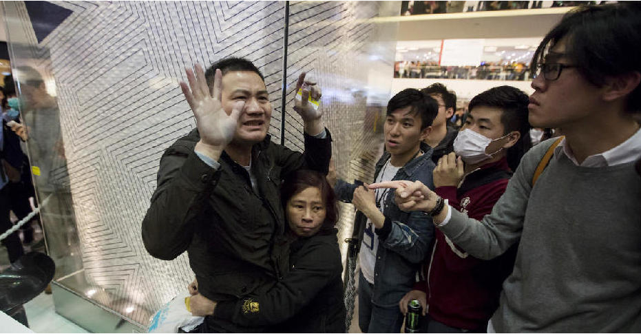 2·15香港沙田商場圍堵內地旅客事件
