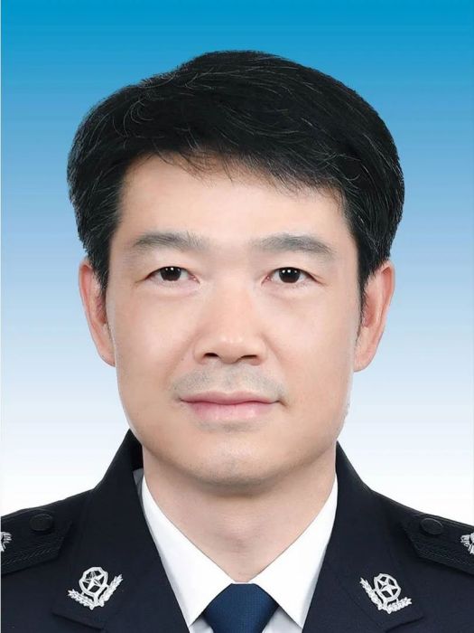 張亞宏(上海市人民政府副市長,市公安局黨委書記、局長、督察長) 張亞宏(上海市人民政府副市長,市公安局黨委書記、局長、督察長)