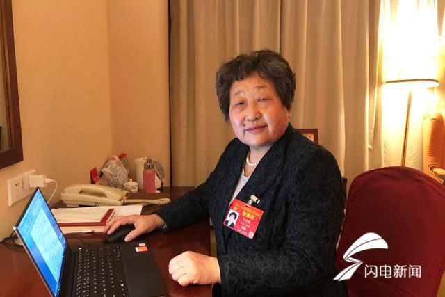 劉學敏(全國人大代表、泰安泰開集團有限公司總經理) 劉學敏(全國人大代表、泰安泰開集團有限公司總經理)