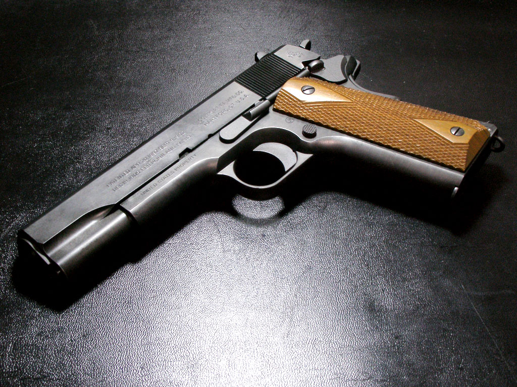 早期生產的柯爾特M1911自動手槍