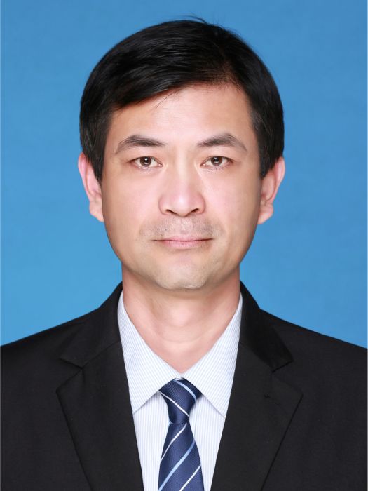 張小軍(陝西省西安市雁塔區交通運輸局副局長) 張小軍(陝西省西安市雁塔區交通運輸局副局長)