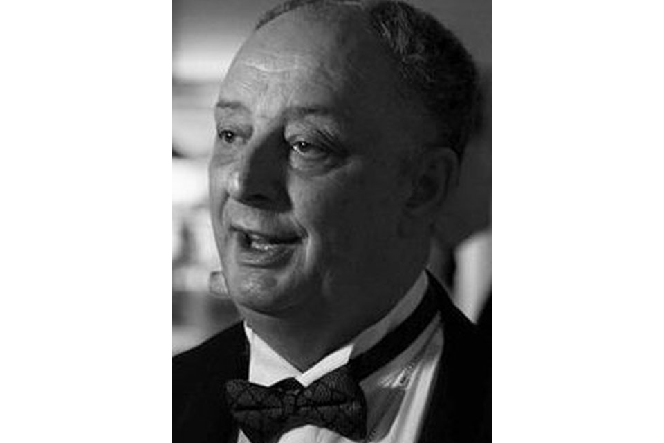 詹姆斯·辛普森(James Simpson) 詹姆斯·辛普森(James Simpson)