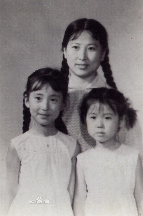 王元夕和兩個女兒 陳曉旭及妹妹